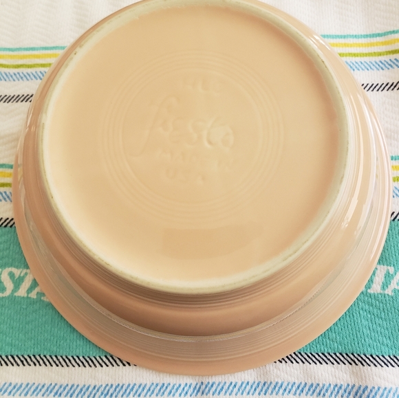 Fiesta Apricot Covered Casserole Dish - Picture 3 of 8